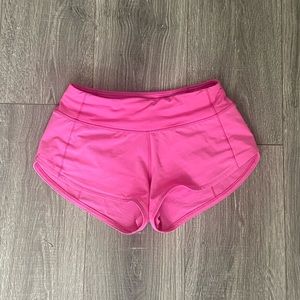 Lululemon low rise 2.5 size 0 sonic pink speed up shorts